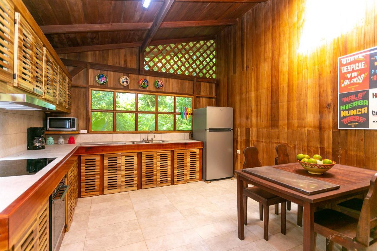 La Kukula Lodge Puerto Viejo de Talamanca Exteriör bild